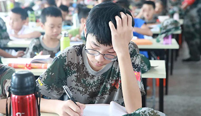 参加军事夏令营会影响孩子的学习吗