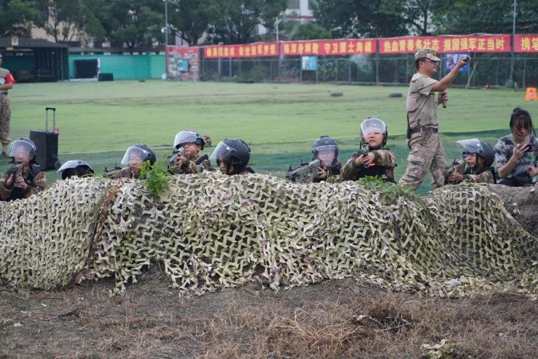 周末半日营免费、免费、免费预定！真人CS、装甲车、射击打靶免费玩！