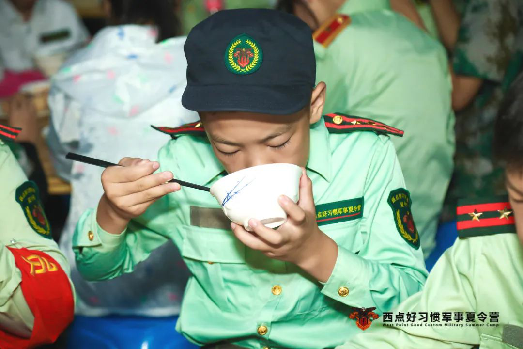 不来看看孩子们夏令营的精彩照片吗？,上海西点军事夏令营