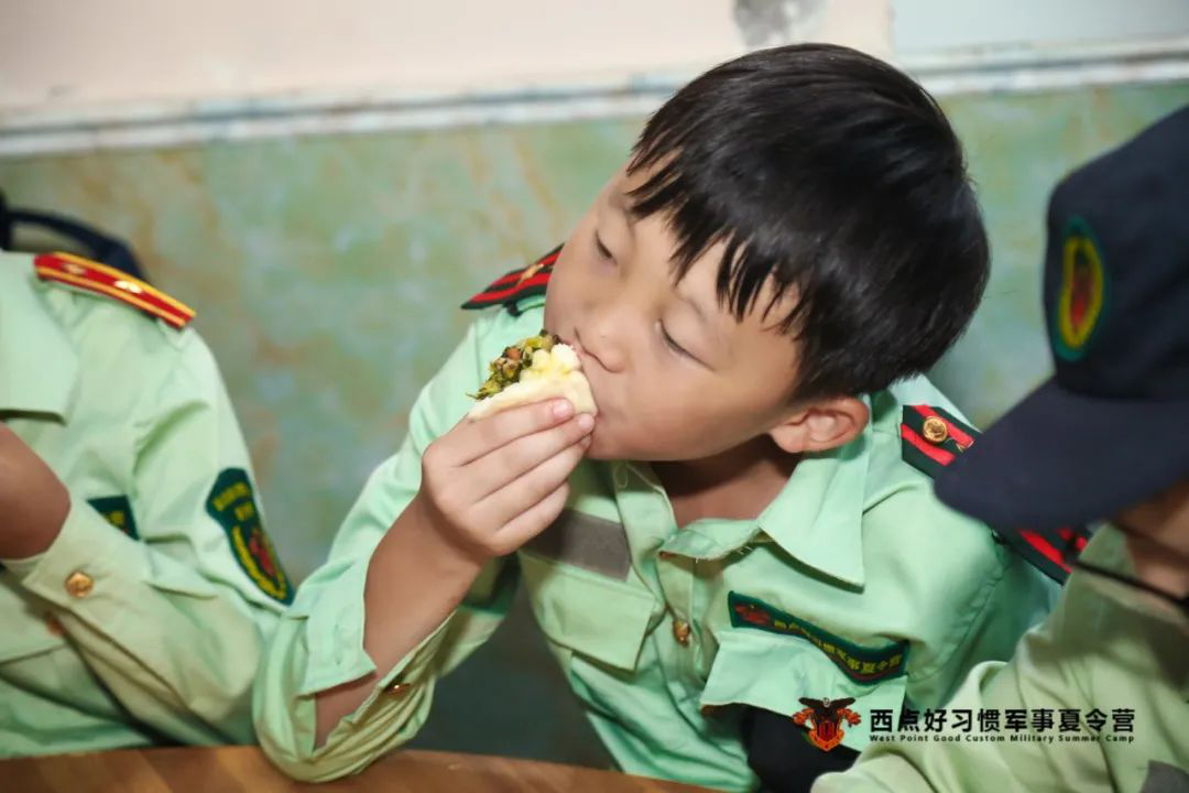 不来看看孩子们夏令营的精彩照片吗？,上海西点军事夏令营