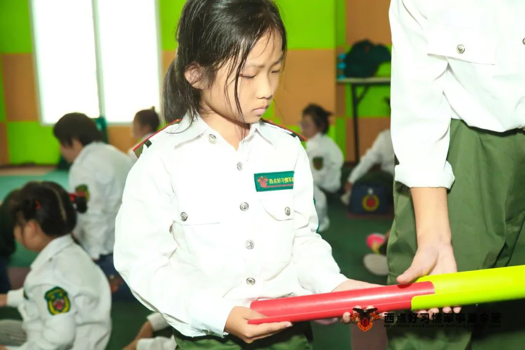 不来看看孩子们夏令营的精彩照片吗？,上海西点军事夏令营