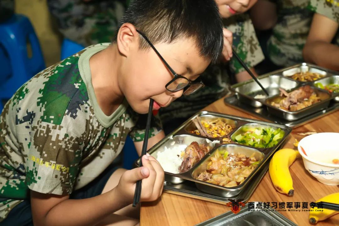 不来看看孩子们夏令营的精彩照片吗？,上海西点军事夏令营