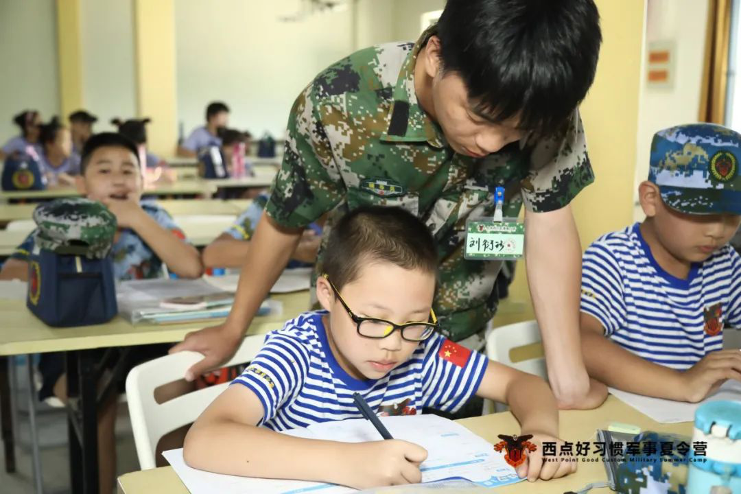 不来看看孩子们夏令营的精彩照片吗？,上海西点军事夏令营