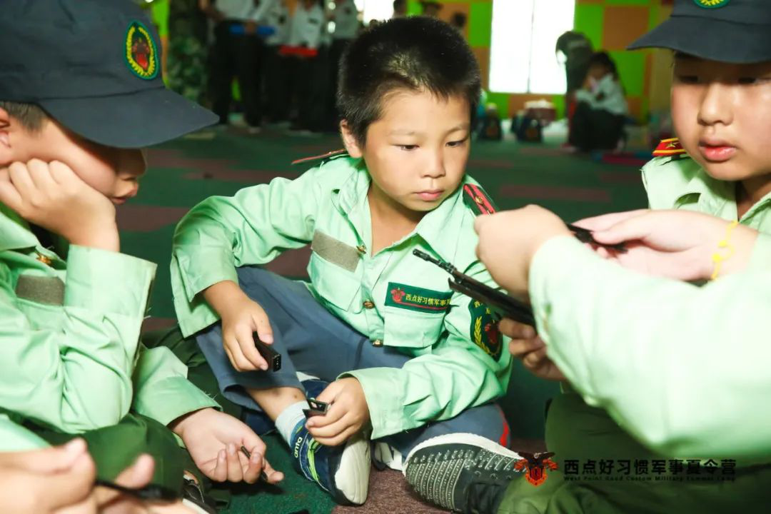 不来看看孩子们夏令营的精彩照片吗？,上海西点军事夏令营