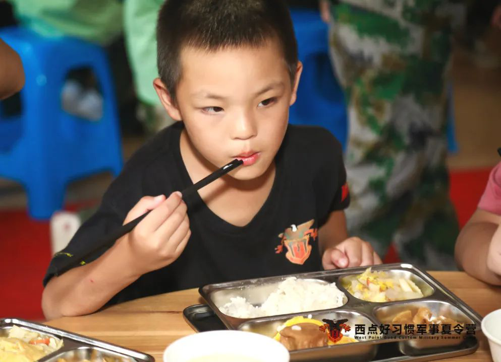 台风暴雨也浇灭不了小战士训练好习惯的热情！,上海西点好习惯军事夏令营