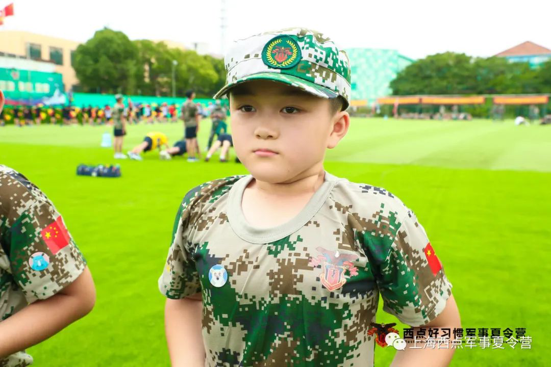 和同学不一样的假期生活,上海西点好习惯军事夏令营