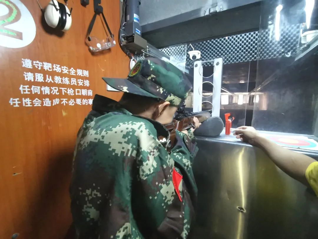 这个夏天，我们迎骄阳，让汗水尽情流淌！,上海西点好习惯军事夏令营这个夏天，我们迎骄阳，让汗水尽情流淌！,上海西点好习惯军事夏令营
