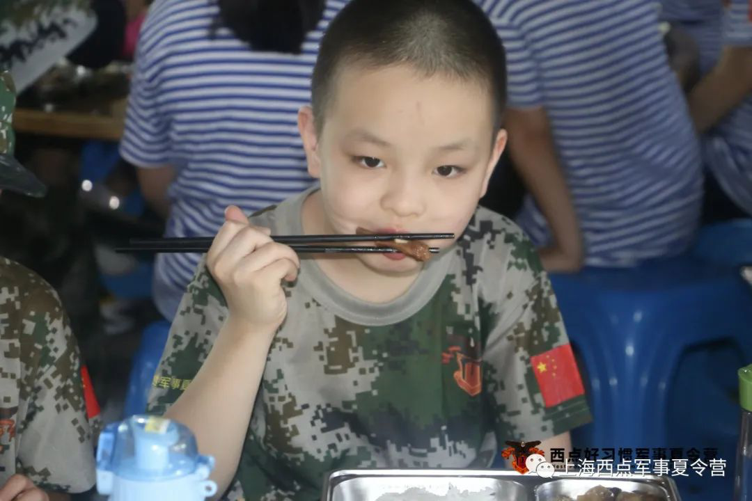第七期夏令营进入了第三天,上海西点好习惯军事夏令营