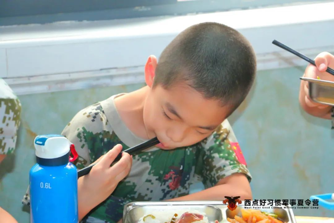 第八期夏令营的第二天,上海西点好习惯军事夏令营