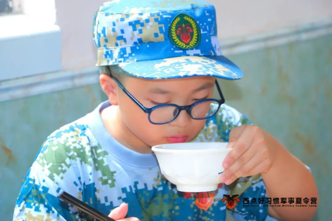 第八期夏令营的第二天,上海西点好习惯军事夏令营