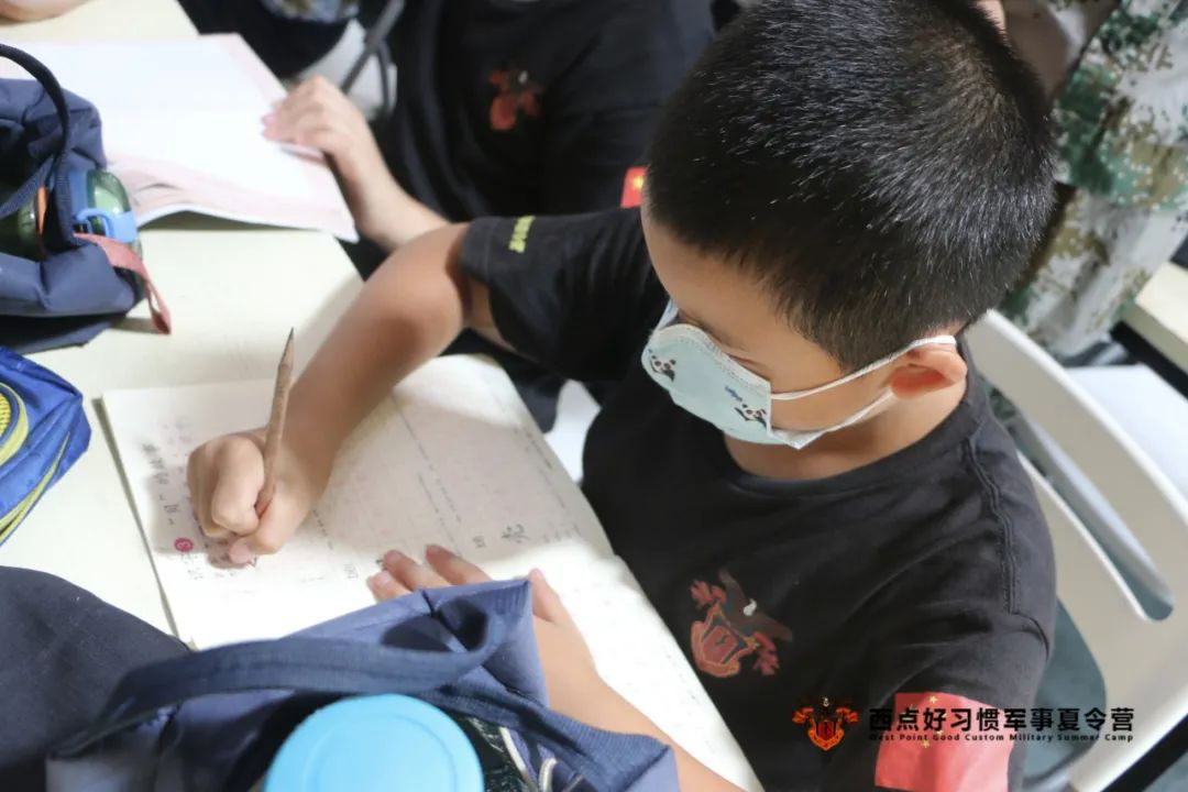 绿茵草地上，那些满载好习惯的追风小战士