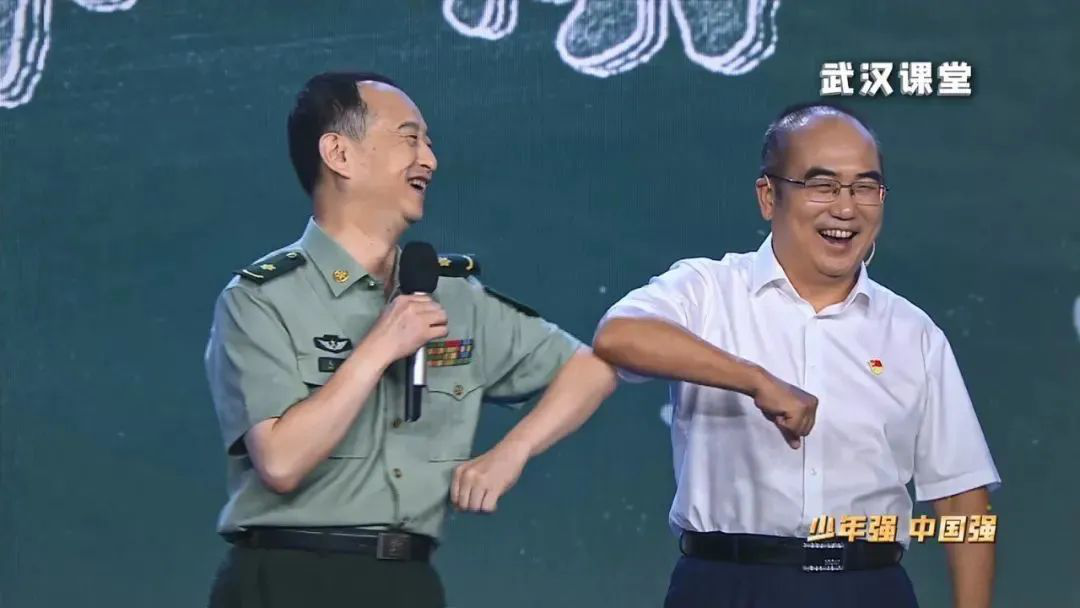 开学第一课刷屏，不少人都看哭了,上海西点军事夏令营
