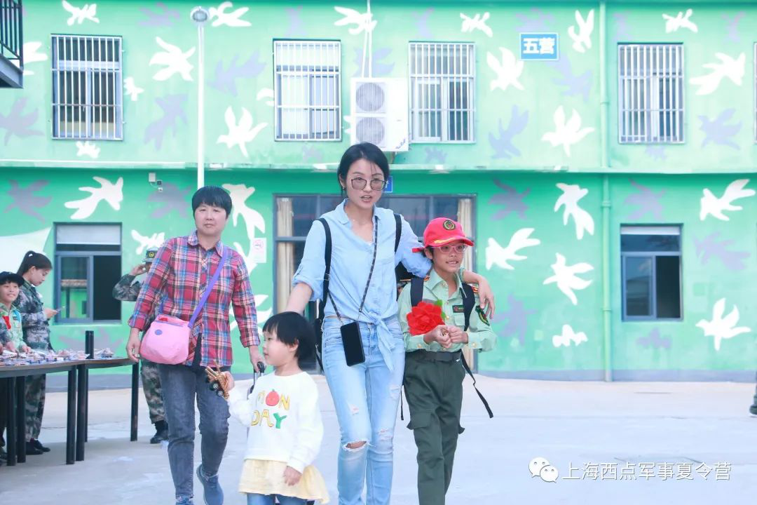 也许，七天只是短短的七天，又或许现在的离开是为了下次冬令营更好的相遇，不管怎么样，今天，五天营学员结！营！啦！     仍记得…，小战士们从陌生到熟悉到默契~，历历在目的经历，实属令人难忘！