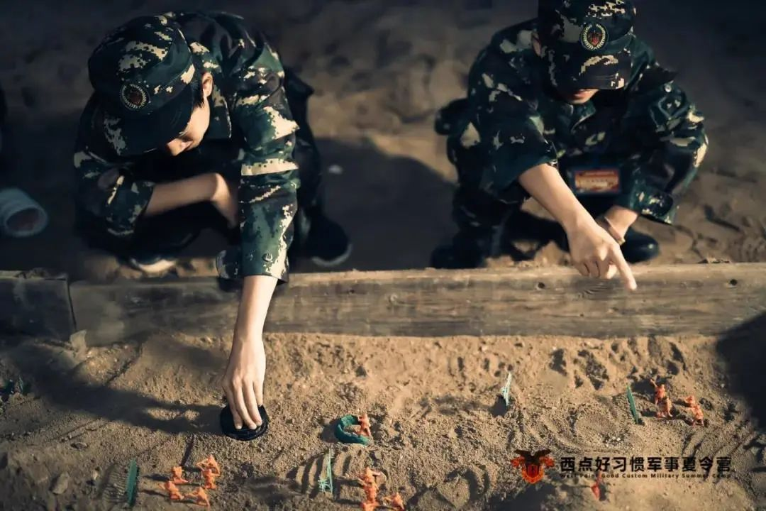 兵法云:能领兵亦能将将。有勇有谋，冲锋陷阵如入无人之境！能总揽全局，运筹帷幄决胜千里之外！谓之将帅！  现在社会，我们不能等孩子需要成为领导时，才去培养他的领导能力。而是在孩子青少年时期，就要着重培养。养成良好的价值观世界观。培养有前瞻性，有大局观，有道德有才干，有人格魅力的新将帅！