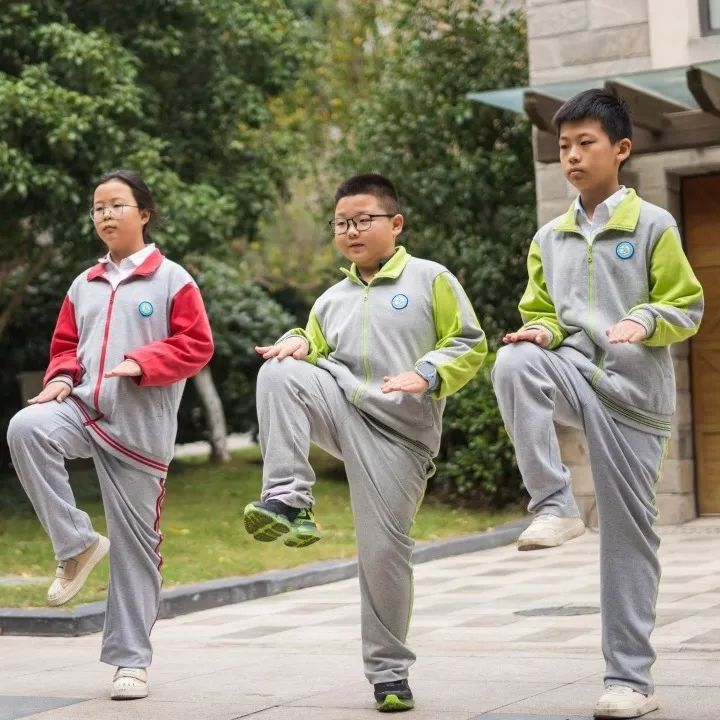 周末半日运动营体验！专业教练指导，让孩子轻松过体测！,周末营