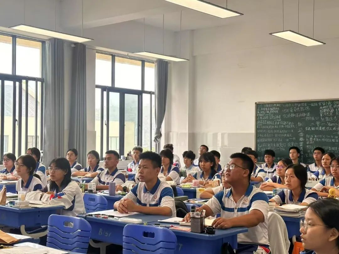 阅见彩云之南，共筑书香社会 ——“读红色经典 做信仰传人”（第五季）沪滇文化交流活动启程